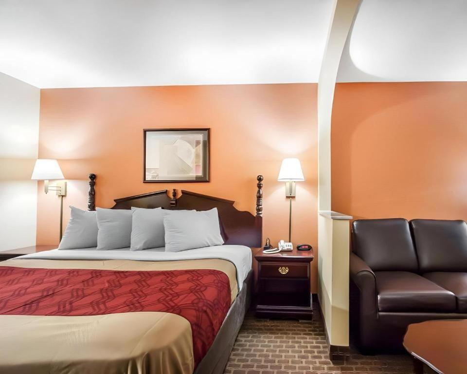 Econo Lodge Inn & Suites I-20, Exit 73 タスカルーサ エクステリア 写真