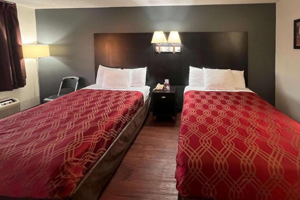 Econo Lodge Inn & Suites I-20, Exit 73 タスカルーサ エクステリア 写真