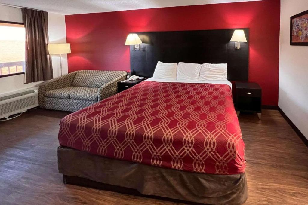 Econo Lodge Inn & Suites I-20, Exit 73 タスカルーサ エクステリア 写真