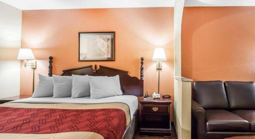Econo Lodge Inn & Suites I-20, Exit 73 タスカルーサ エクステリア 写真
