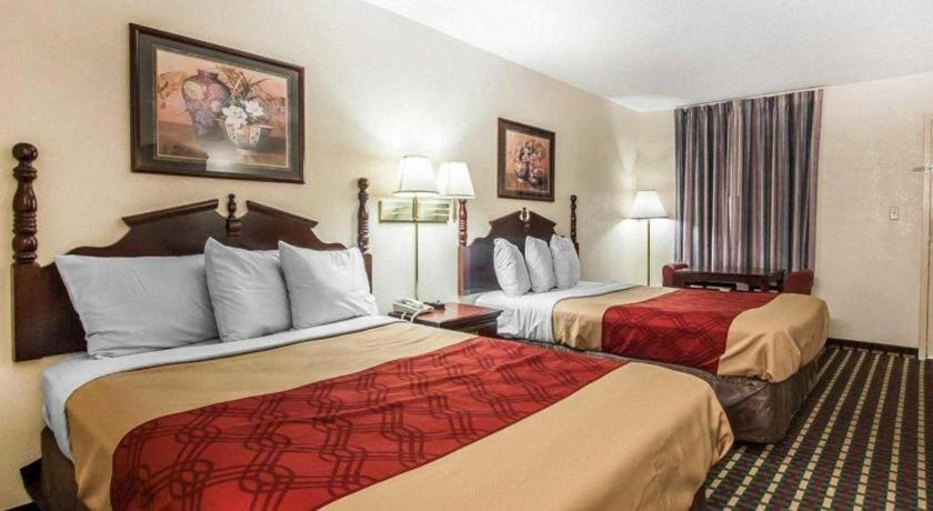 Econo Lodge Inn & Suites I-20, Exit 73 タスカルーサ エクステリア 写真