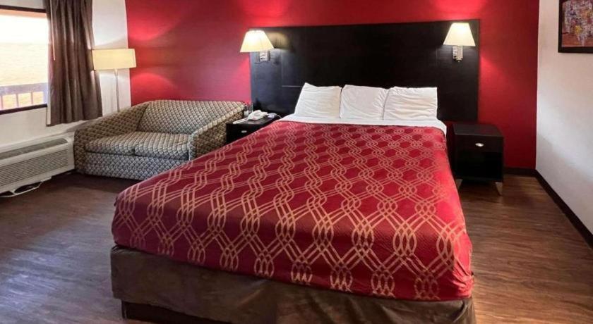 Econo Lodge Inn & Suites I-20, Exit 73 タスカルーサ エクステリア 写真