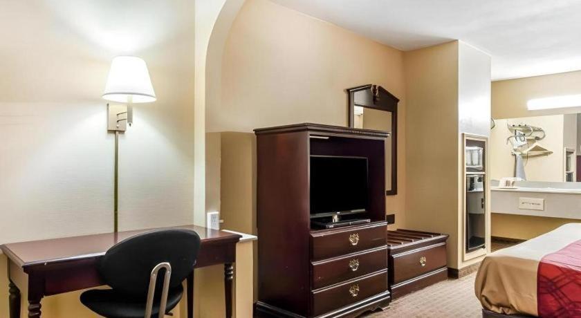 Econo Lodge Inn & Suites I-20, Exit 73 タスカルーサ エクステリア 写真
