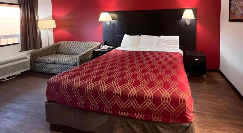 Econo Lodge Inn & Suites I-20, Exit 73 タスカルーサ エクステリア 写真