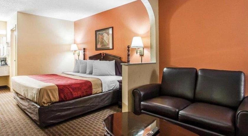 Econo Lodge Inn & Suites I-20, Exit 73 タスカルーサ エクステリア 写真