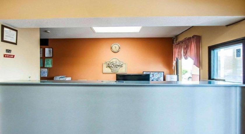 Econo Lodge Inn & Suites I-20, Exit 73 タスカルーサ エクステリア 写真
